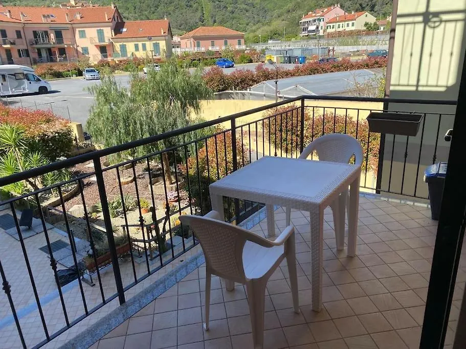 Da Patrizia Andora Fraz Molino Nuovo Daire 0*,  İtalya